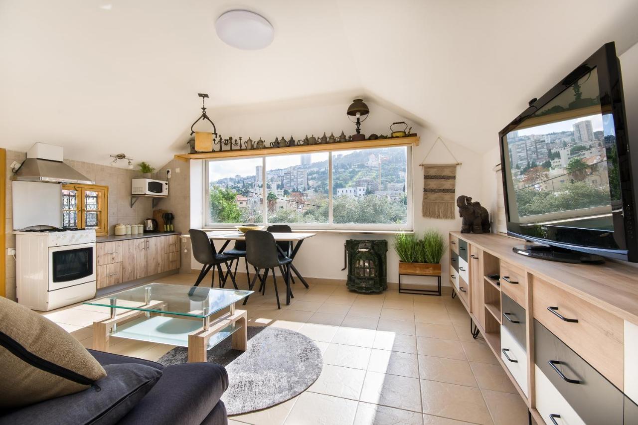 Romsuites - Amazing Panoramic View, Baha'i Gardens, German Colony Center Apartment *